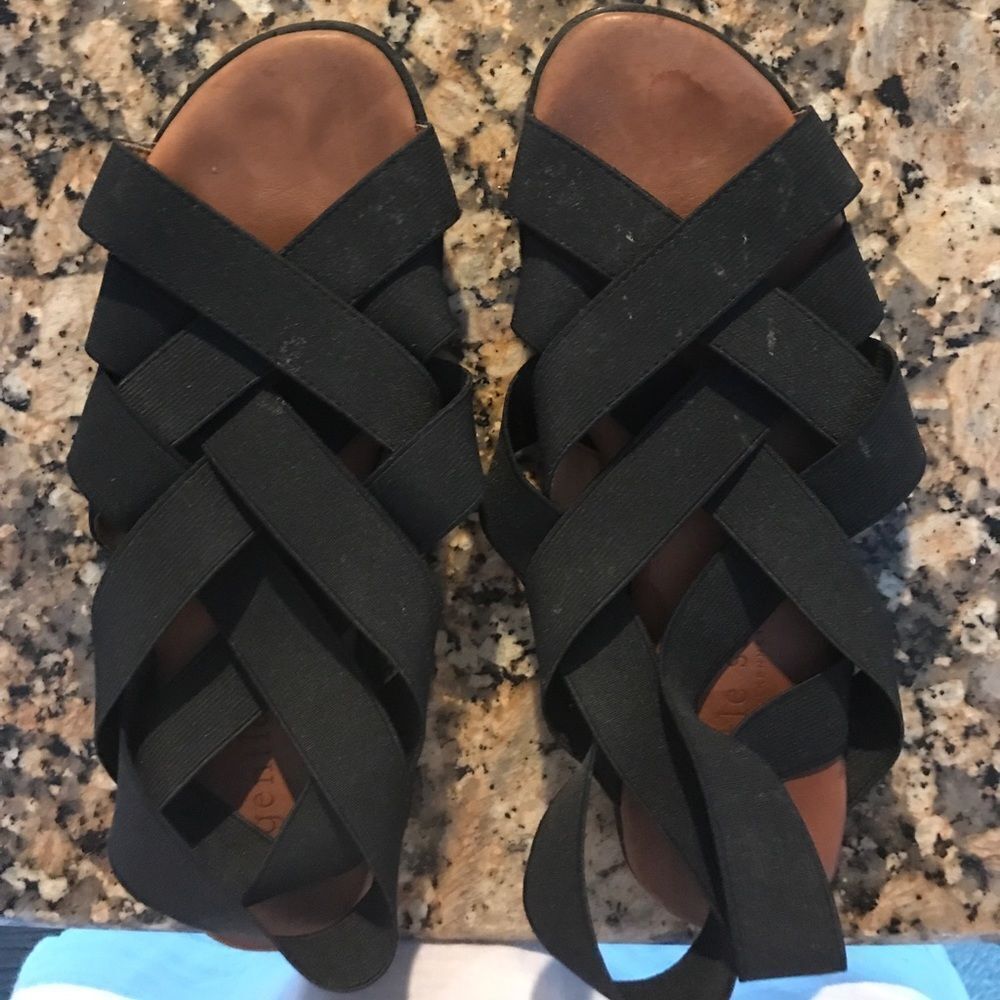 Black Strappy Sandals COMFORTABLE - 71/2 w BOX